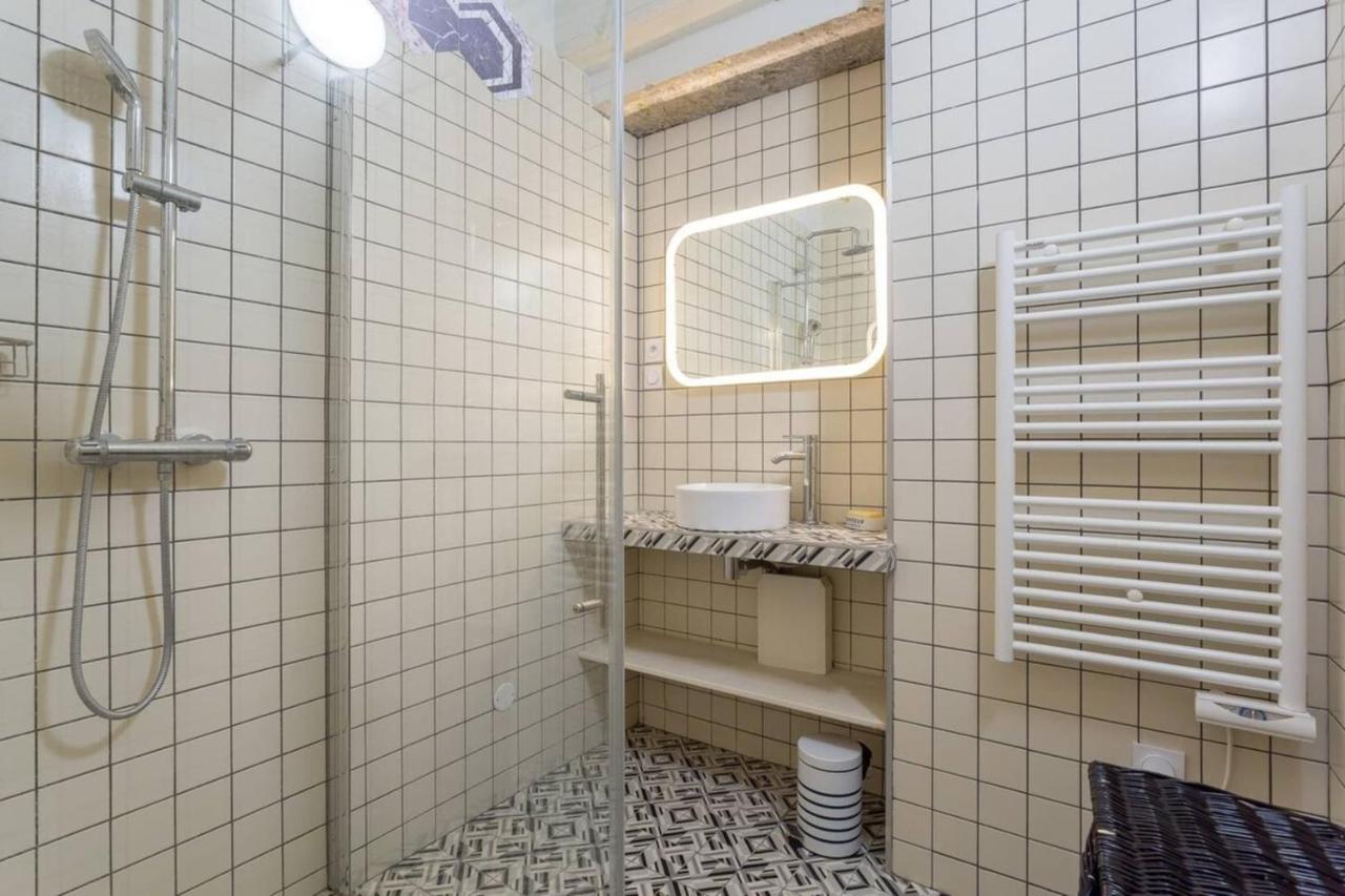 Character 6 People - Center Appartement