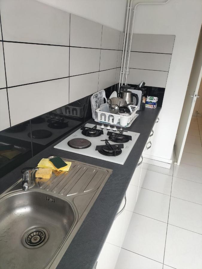 Apartment Joli Proche Metro Lyon