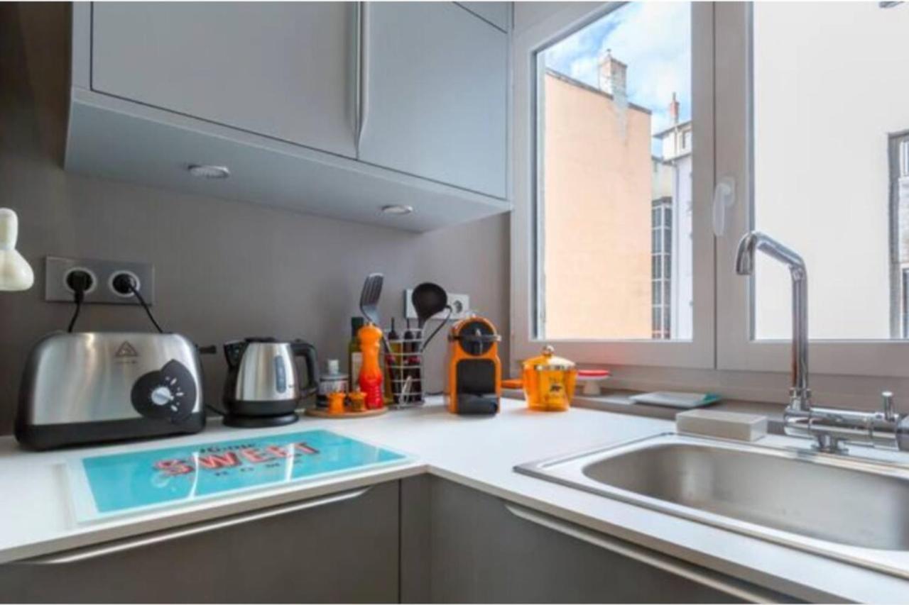 The Romantic Stop - Metro De Apartment Lyon