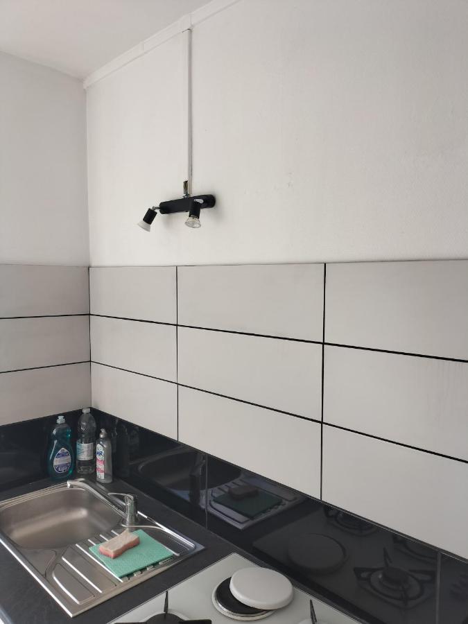 Joli Proche Metro Apartment *