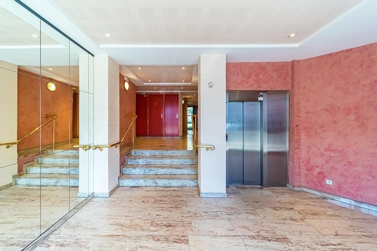 Apartment Escape In The Heart Of 4 People With Balcony Part-dieu Lyon