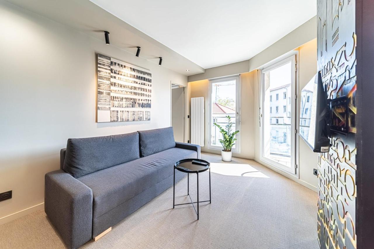 Escape In The Heart Of 4 People With Balcony Part-dieu Apartment *