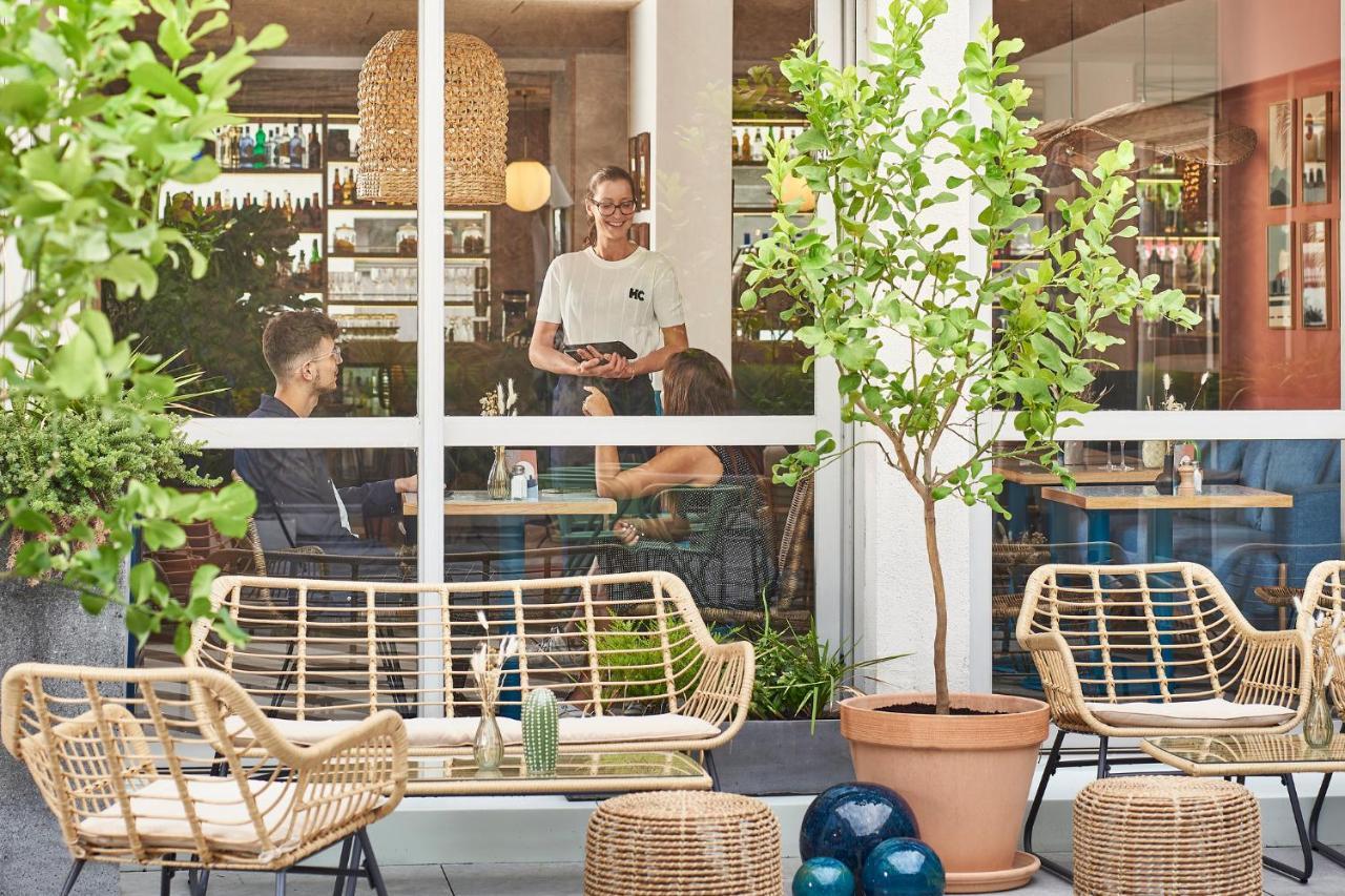 Hotel Chromatics & Restaurant Hill Club By Happyculture