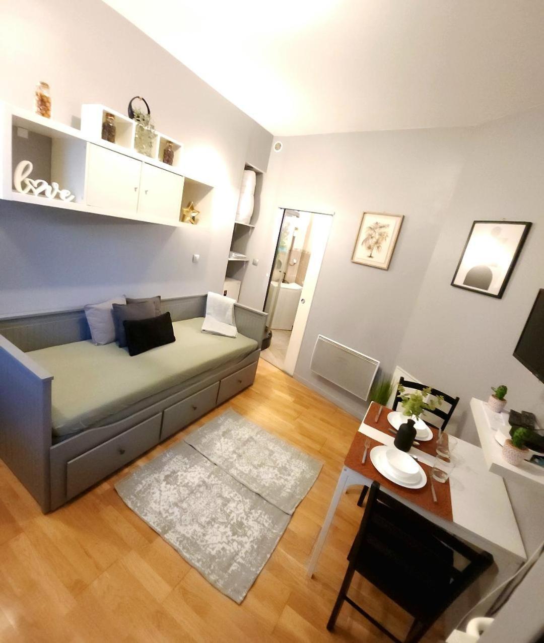 Miami Apartment *
