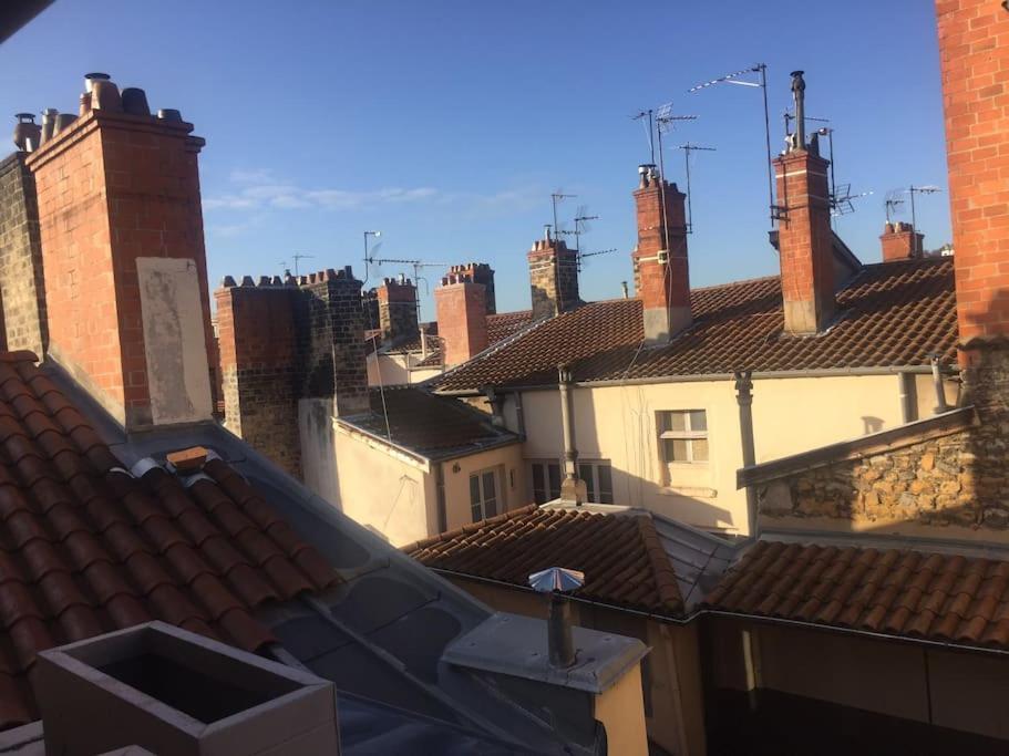 Le Silence Des Toits / Silence Under The Roofs * Lyon
