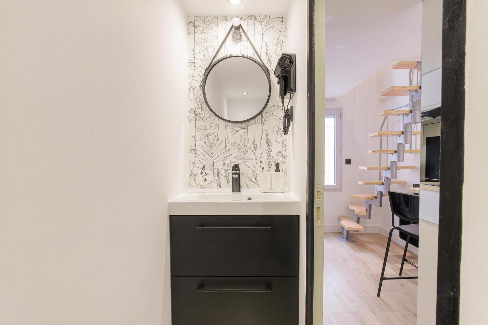 Apartment Tiny-duplex