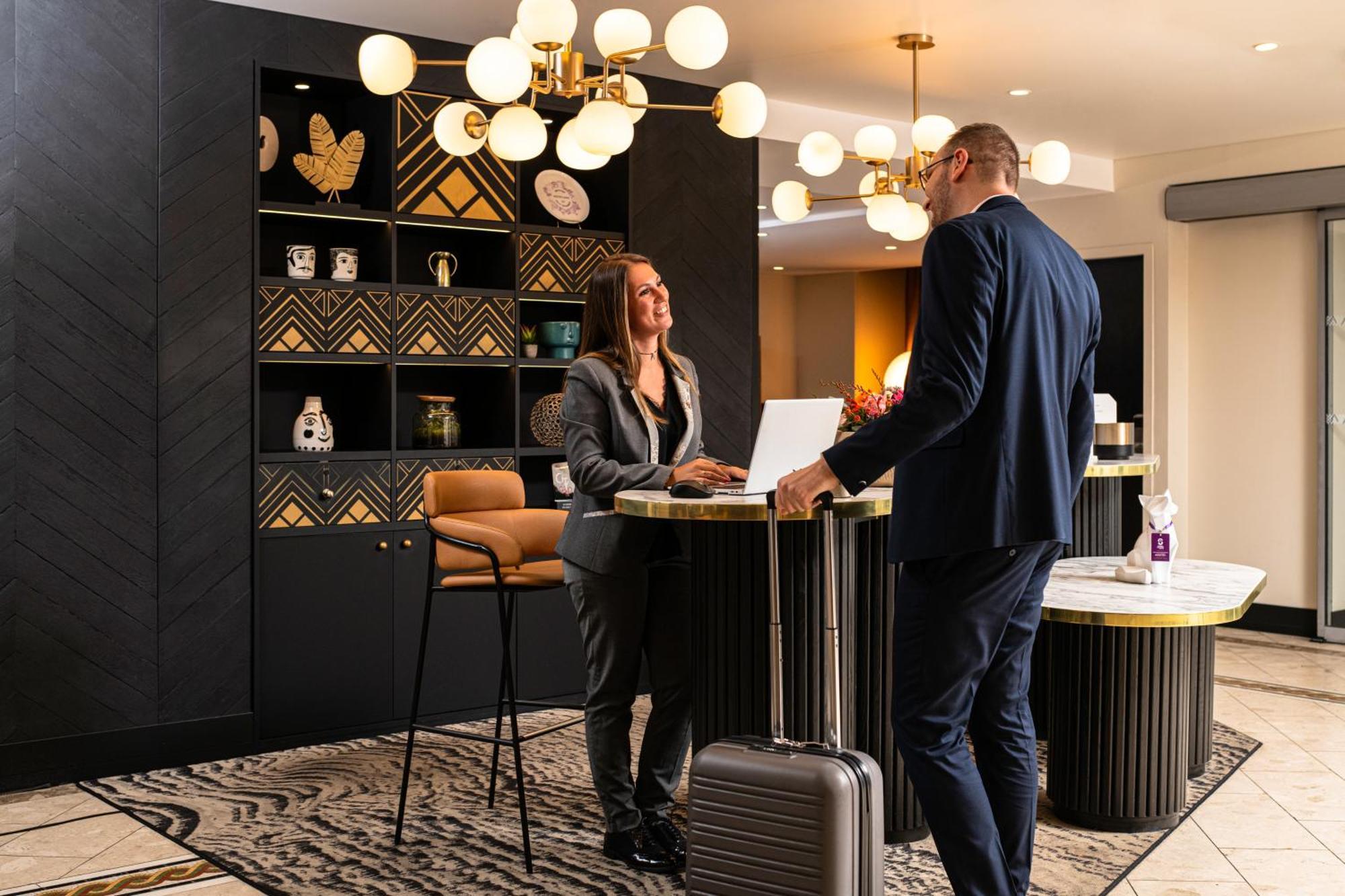 Mercure Centre Saxe Lafayette 4*
