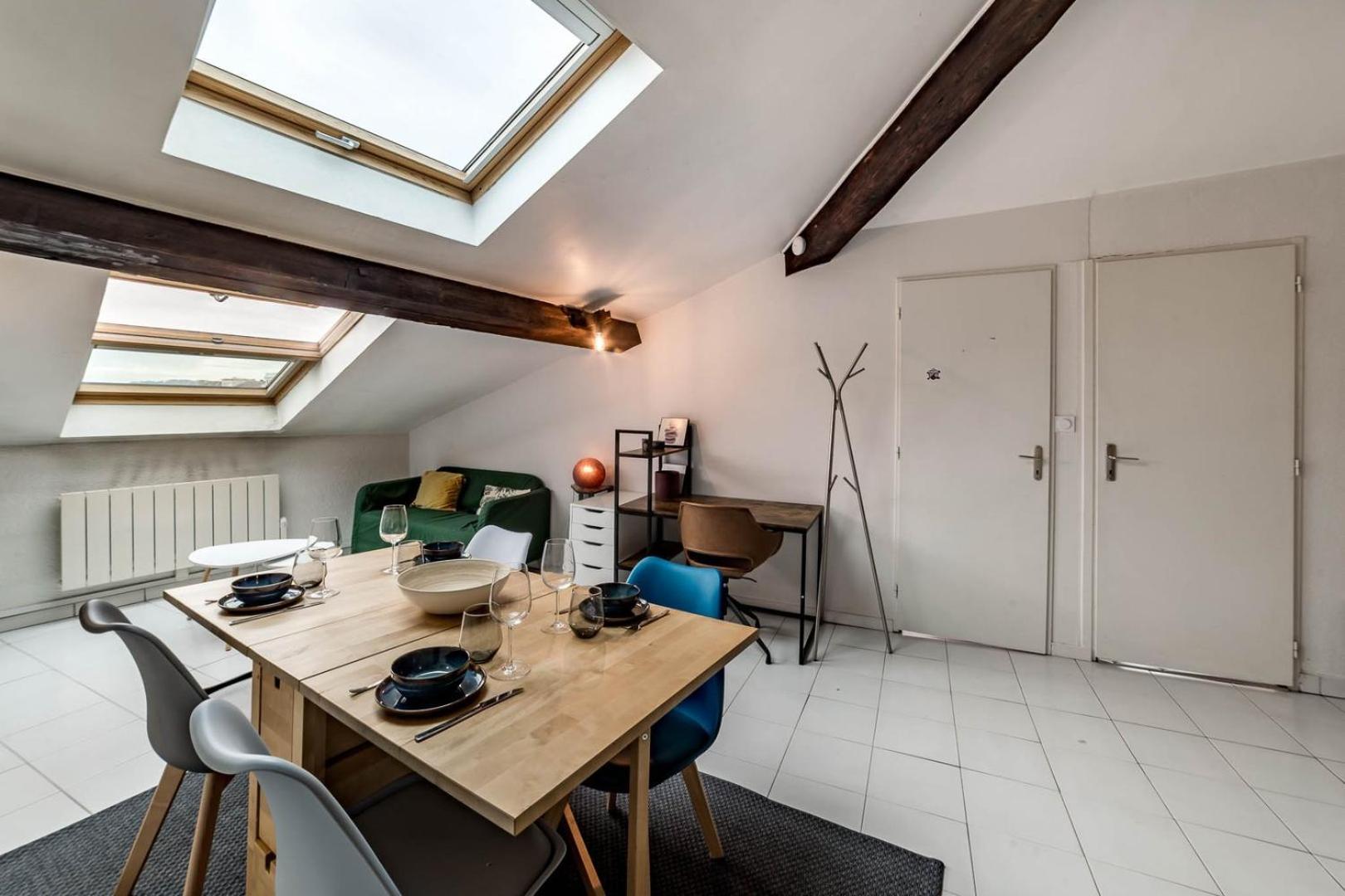 For 4 People With View Of Fourviere Ail Apartment