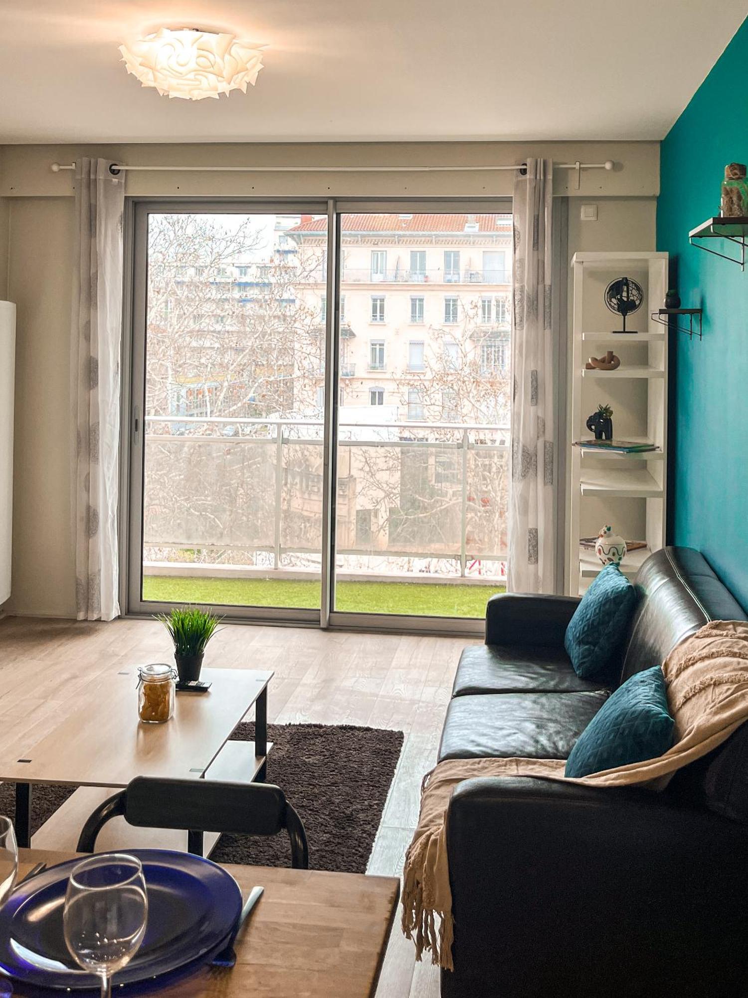Le - T2 Cosy - Place Des Freres Lumiere Apartment