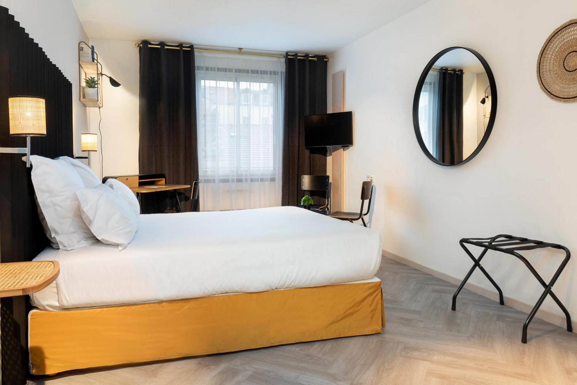 Chromatics & Restaurant Hill Club By Happyculture Lyon