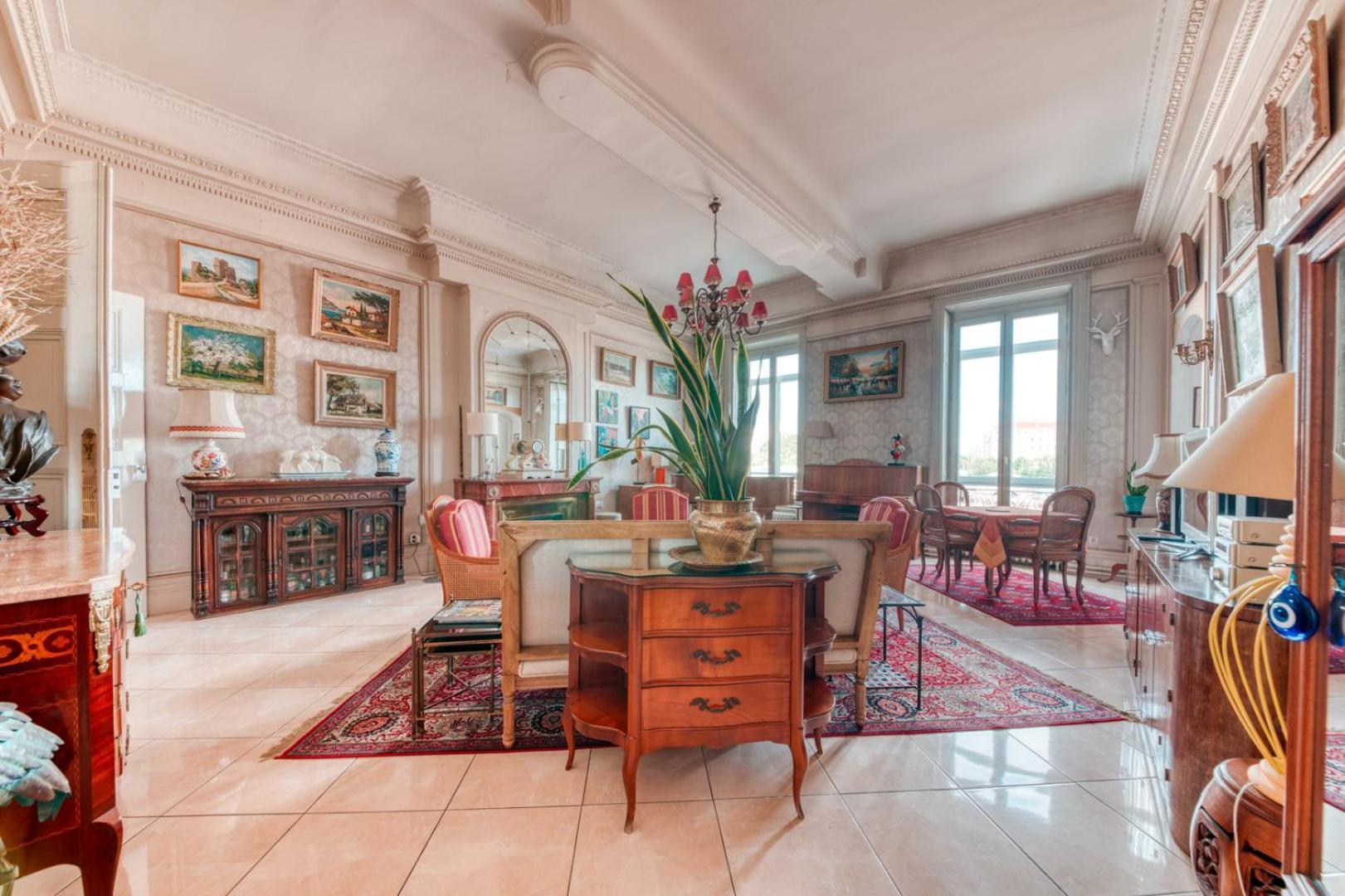 Guestready - Literary Retreat Amidst Antiques Apartment *