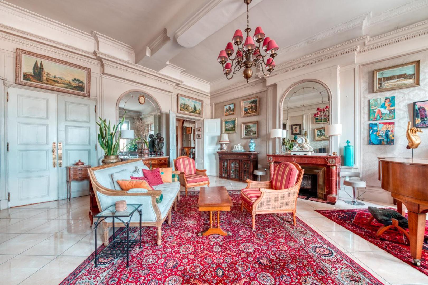 Guestready - Literary Retreat Amidst Antiques Lyon