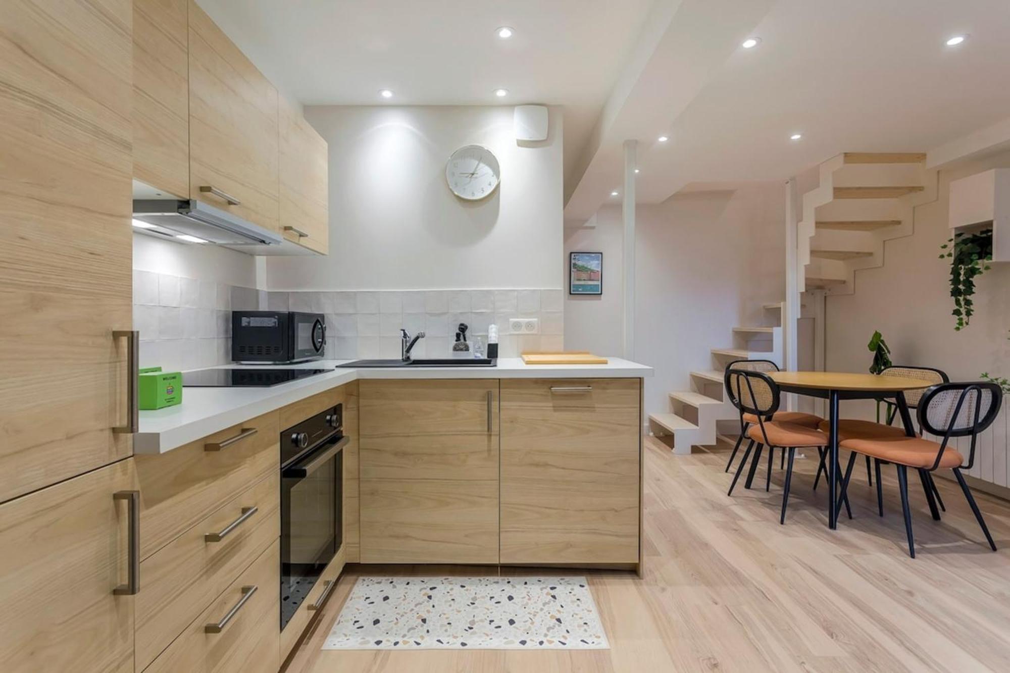 Charming Duplex Nest Newly Renovated Appartement