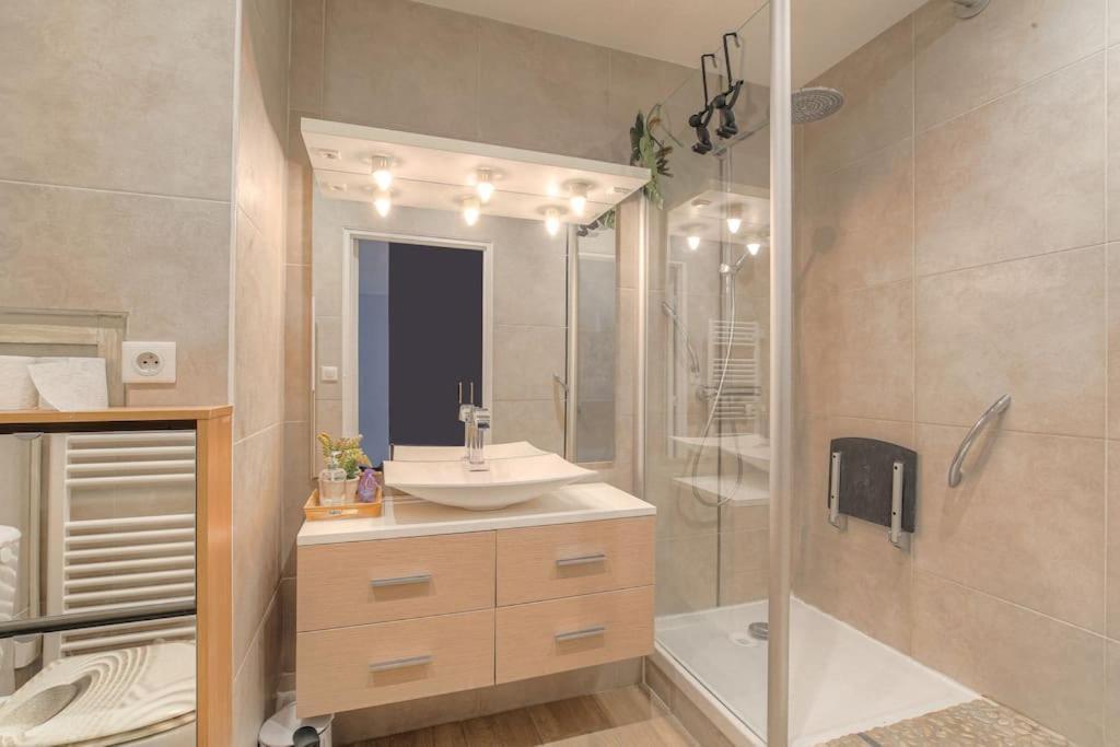 Fonctionnel Et Bien Situe, Coeur 6eme Appartement *