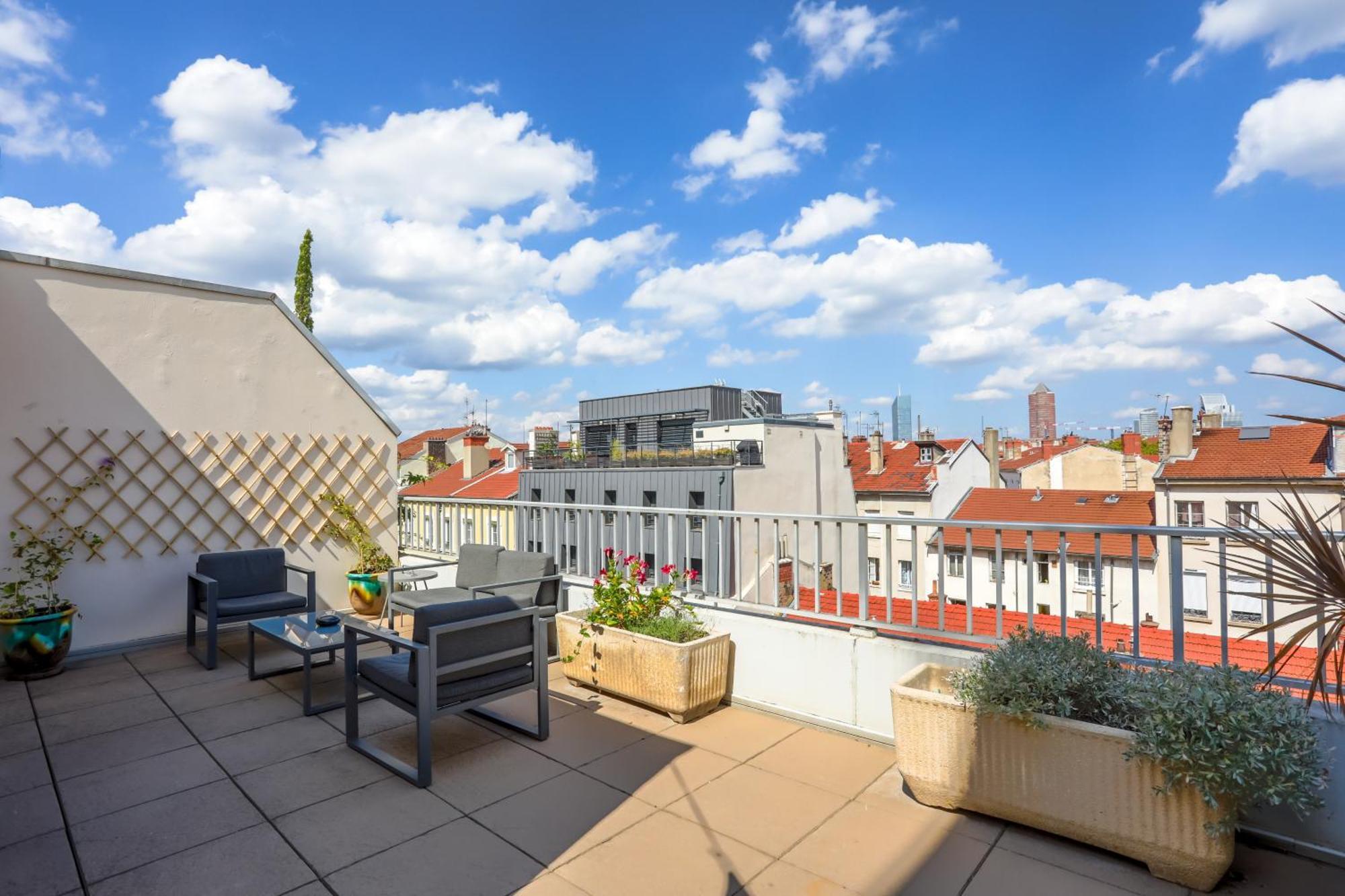Au 7e Ciel - Terrasse 50m2, Parking, Clim Lyon