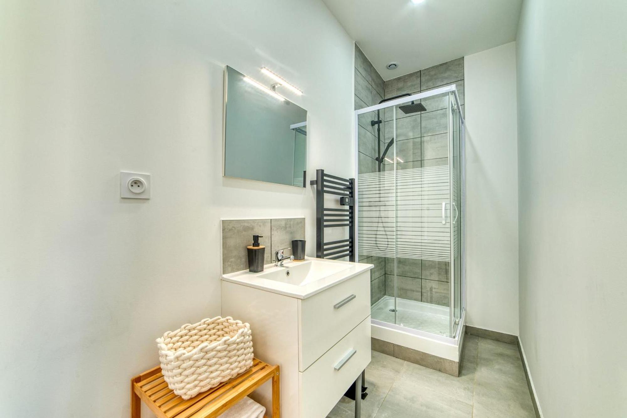 L'amandier - Superbe T2 Au Coeur De 5 Apartment Lyon