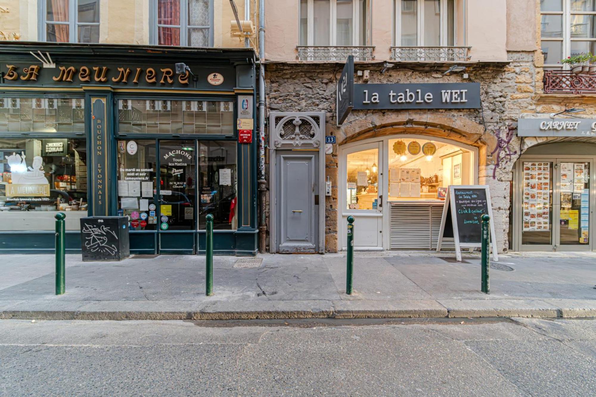 Apartment Rue Neuve Style And Practicality Cordeliers Lyon