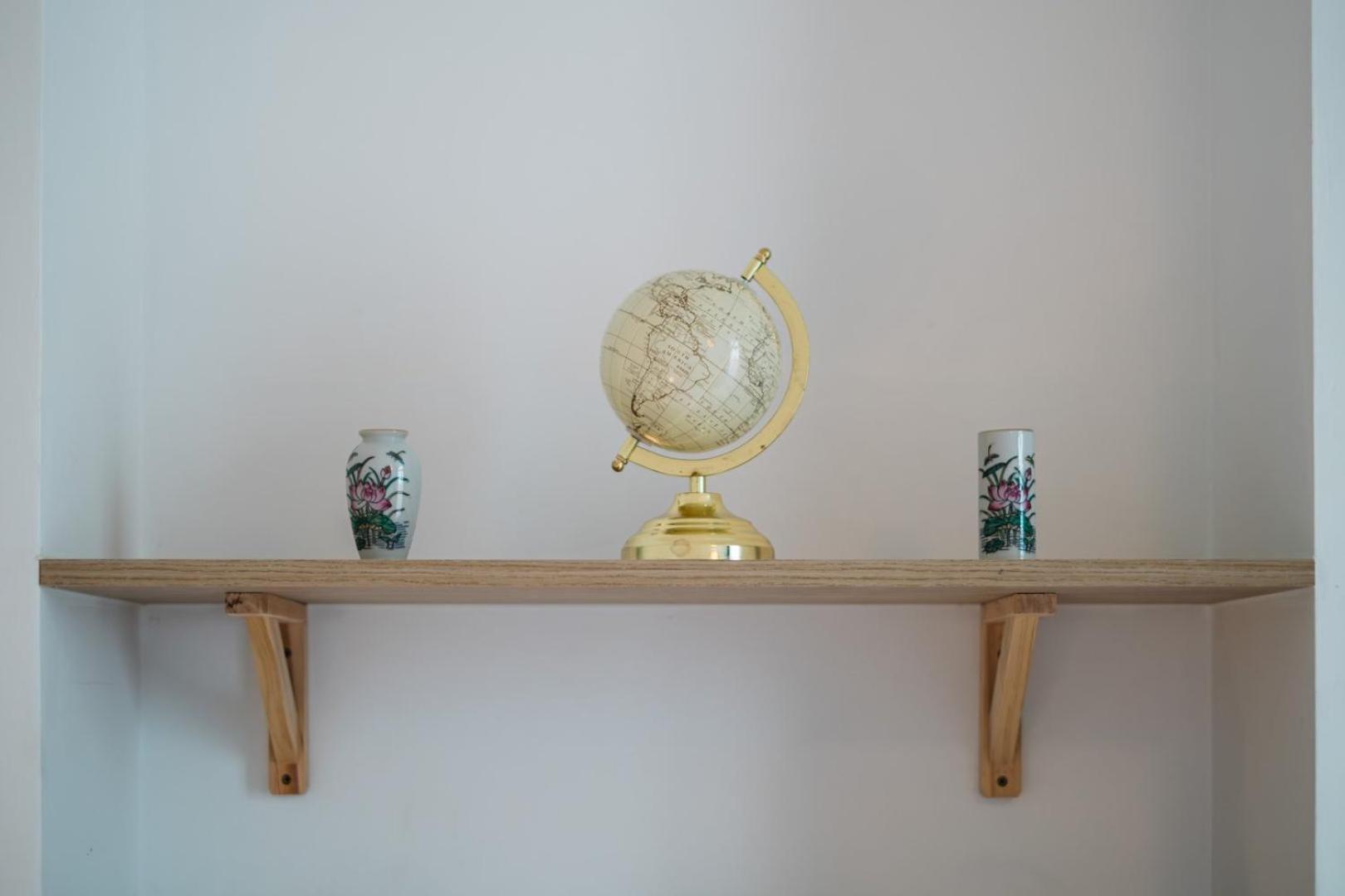 Bright, Relaxing City-centre Ail Apartment *
