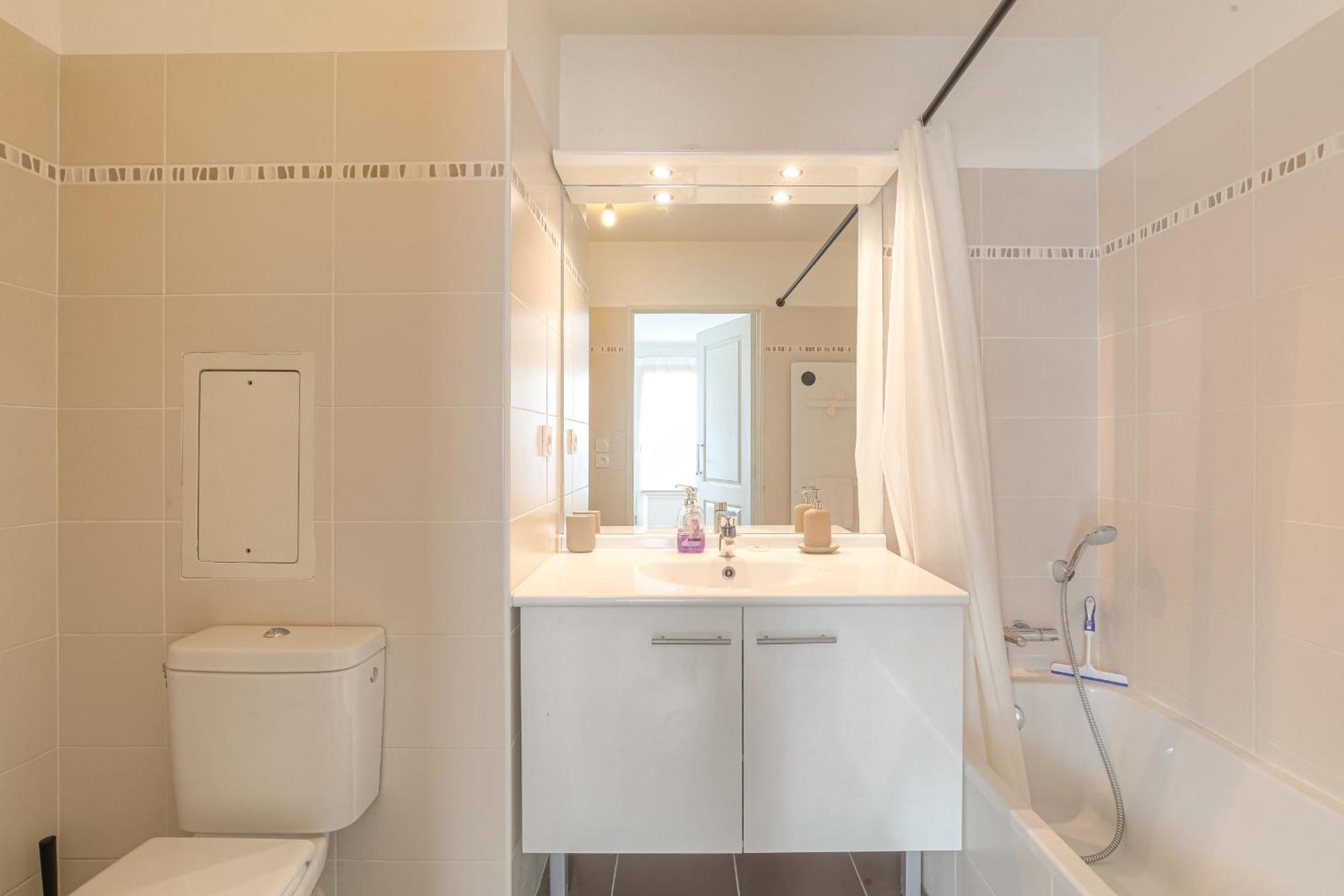Apartment Cosy Avec Parking Proche Brotteaux