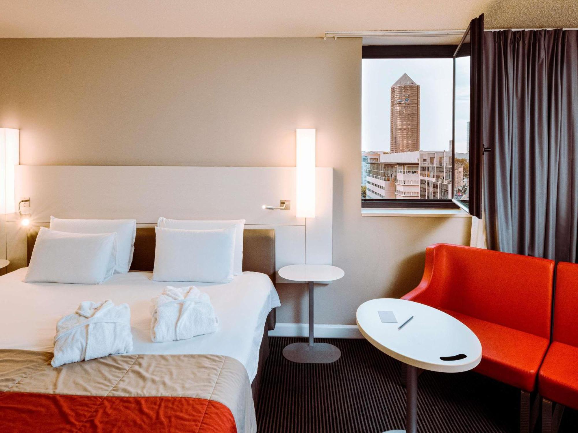 Hotel Mercure Centre Saxe Lafayette 4*