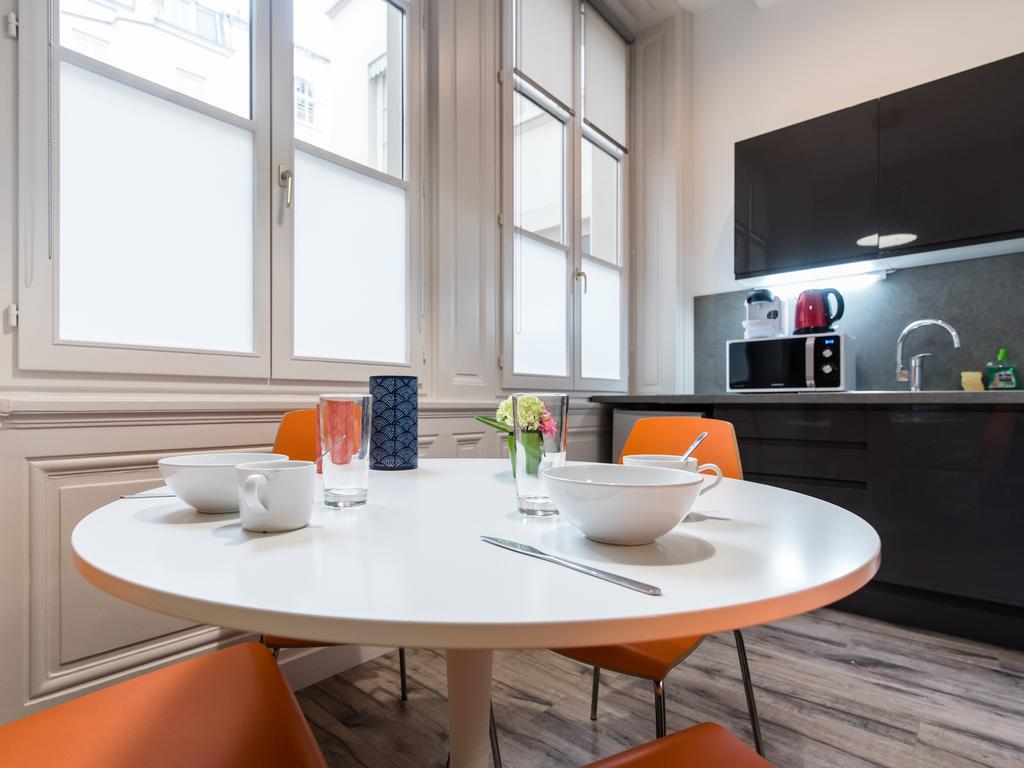 Apartment Come In *