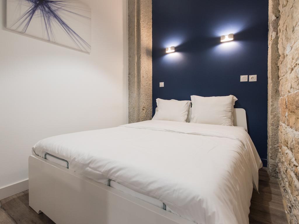 Apartment Come In *
