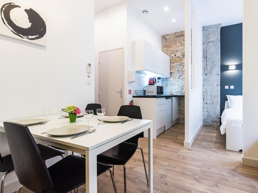 Apartment Come In *