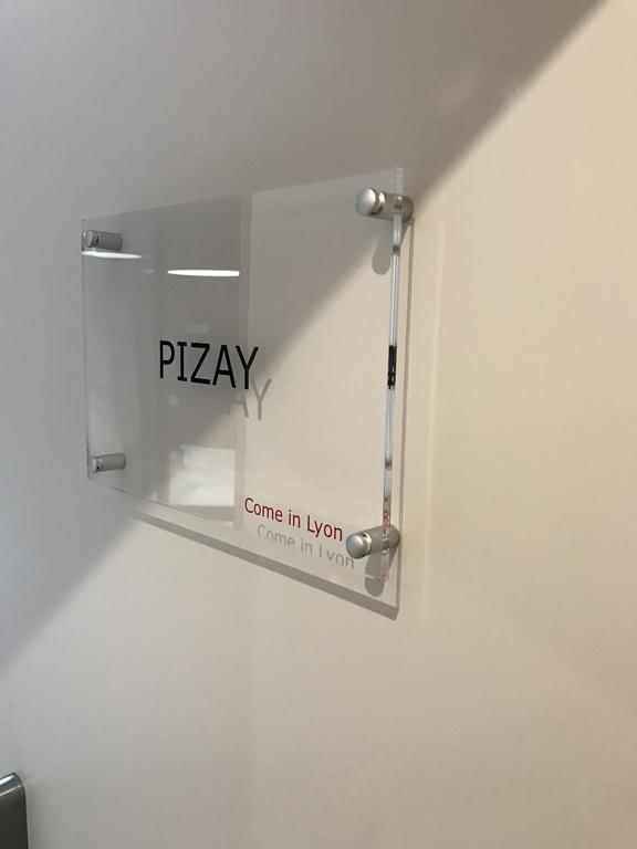 Apartment Come In *