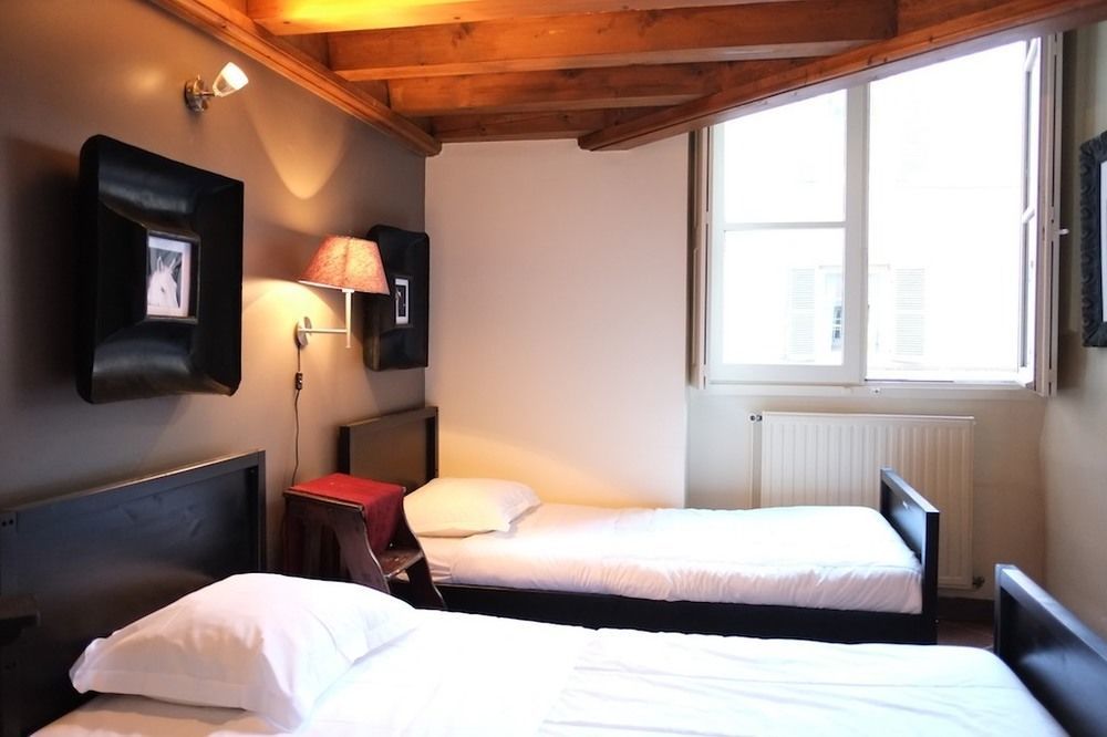 Riva Lofts And Suites