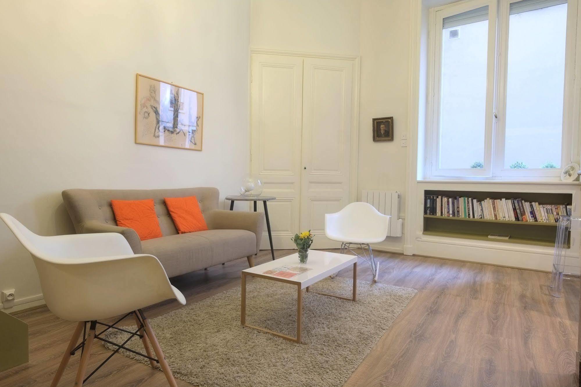 Riva Lofts And Suites
