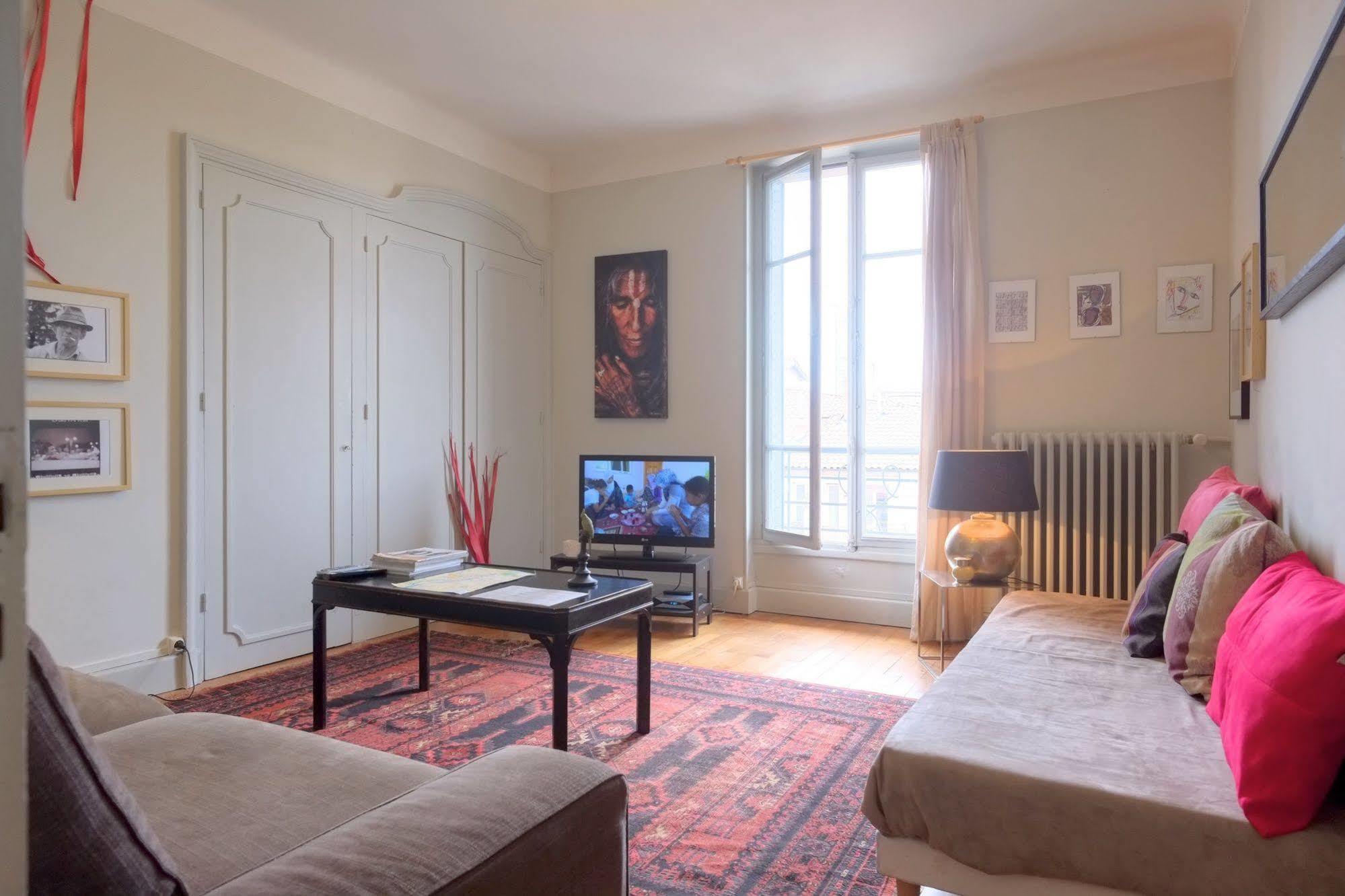Riva Lofts And Suites 2*