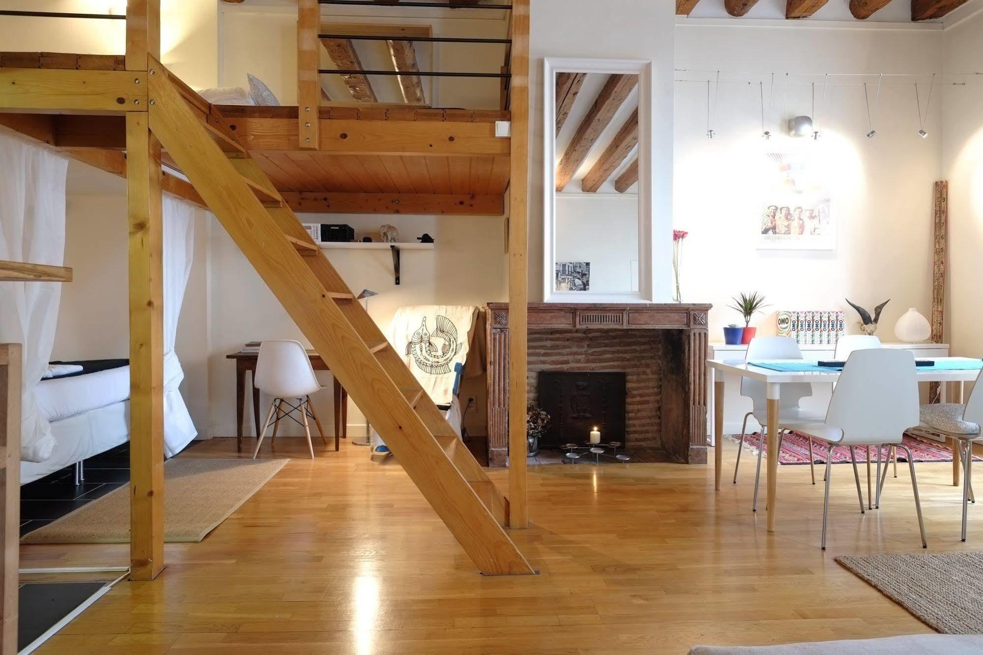 Riva Lofts And Suites Hotel 2*