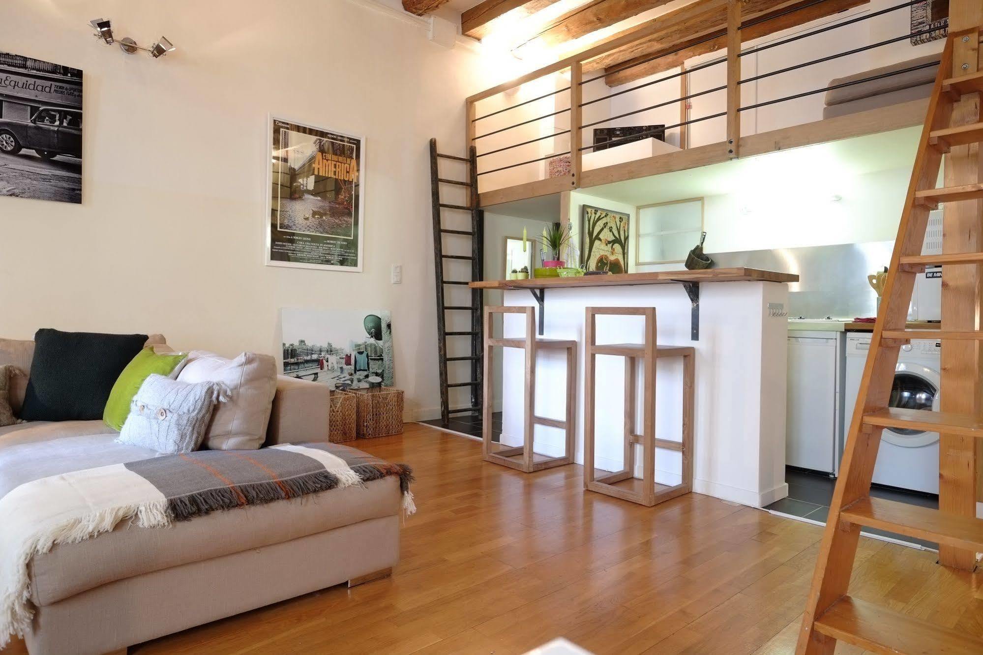 Hotel Riva Lofts And Suites