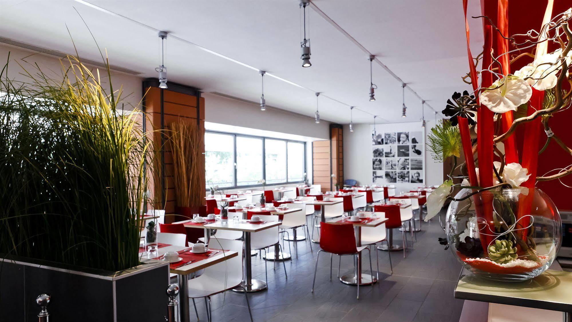 Montempo Cite Internationale Hotel