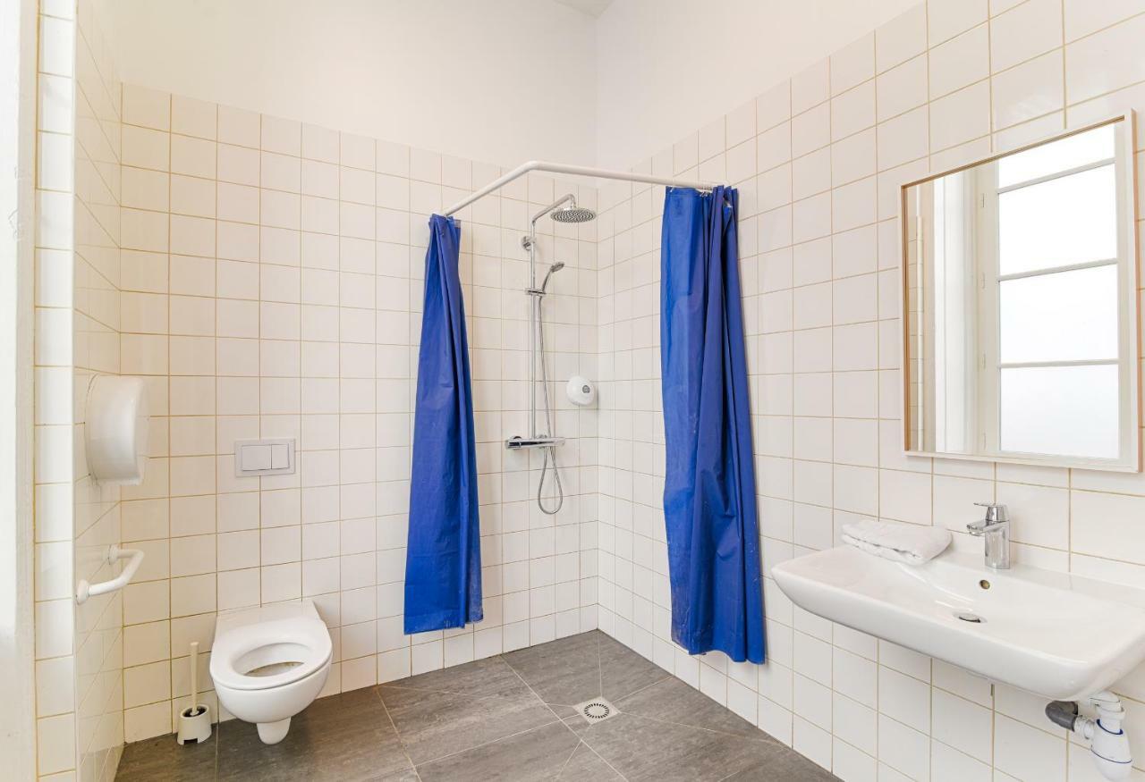 Slo Les Pentes (adults Only) Hostel