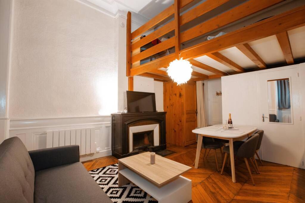 Au Coeur De Proche Bellecour + Superbe Vue Apartamento *